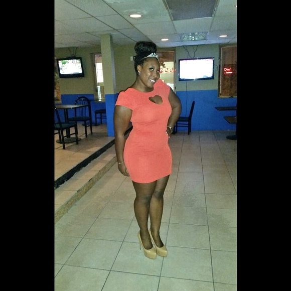 Orange party dress with heart peep hole - Picture 1 of 1